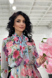 Femmes ukrainiennes olesya de kharkov avec Noirs cheveux, âge 40
