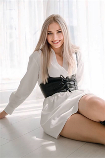 Hermosa mujer ucraniana katy de rzeszow con pelo Rubio y edad 33