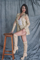 Dating ukrainian girl viktoria from nikolaev with Black hair age 31 photo-12