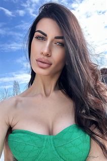 Modèle fille ukrainienne alina de kremenchug avec Brunette cheveux, âge 30