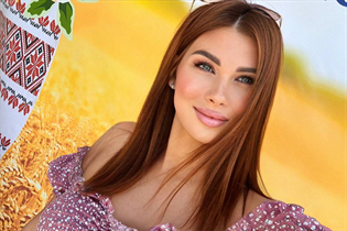 Beautiful czech woman irina from prague with Light Brown hair 31 years old photo-43