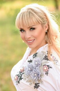 Ukrainian russian women olesya from mariupol with Blonde hair age 36