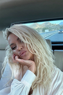 Novia de kaunas aurelija con pelo Rubio y edad 34