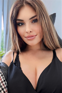 Mariée de limoges luiza avec Chatain clairs cheveux, âge 23 photo-8