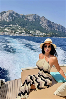 Perfect woman olesya from dubai with Black hair age 39