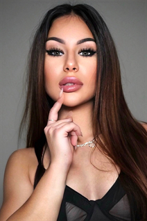 Bride from winter haven valeriia with Dark Brown hair age 23