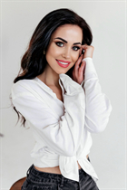 rotterdam bride natalia with Dark Brown hair age 32 photo-3