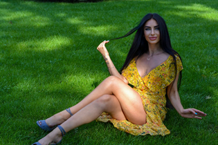 Ukrainian woman for dating anna from kharkov with Black hair age 39 photo-41