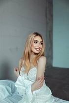 Femme ukrainienne de kiev veronica avec Chatain clairs cheveux, âge 24 photo-24