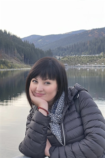 Ukrainian girl model olena from ivano-frankivsk with Dark Brown hair age 49
