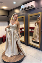 Dating a ukrainian girl hanna from kharkov with Blonde hair age 45 photo-4
