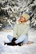 Dating a belarusian girl valeria from minsk with Black hair age 32 photo-3