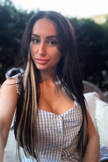 Dame ukrainienne marina de kharkiv avec Brunette cheveux, âge 31