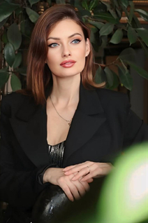 Mujer ucraniana para matrimonio lilia de kyiv con pelo Marrón claro y edad 42