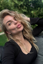 Ukrainian lady viktoriya from dnepr with Blonde hair age 37 photo-1