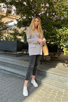 Dama ucraniana viktoriia de khmelnitsky con pelo Rubio y edad 21 photo-2