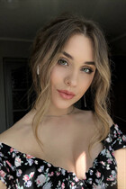 Salir con mujeres ucranianas anna de kiev con pelo Marrón oscuro y edad 22 photo-5
