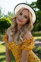 Novia de almaty viktoriya con pelo Rubio y edad 28 photo-1