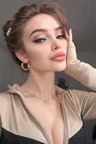 Beautiful single ukrainian woman vladilena from kiev with Light Brown hair age 26