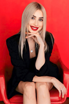 Fille célibataire ukrainienne yevheniia de rome avec Chatain clairs cheveux, âge 28 photo-1
