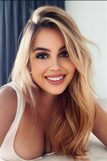 Ukrainian woman for dating daryna from kiev with Blonde hair age 19