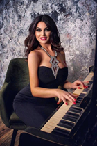 Ukrainian lady alina from poltava with Dark Brown hair age 33 photo-2
