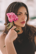 Jolie fille ukrainienne anna de odessa avec Brunette cheveux, âge 31
