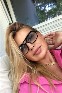 Ukrainian single woman inna from kharkov with Blonde hair age 51