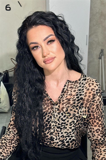Femme ukrainienne de kamenskoe sasha avec Noirs cheveux, âge 37