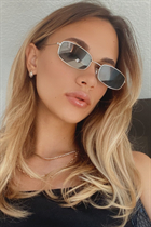 Belle fille allemande katerina de berlin avec Chatain clairs cheveux 22 ans photo-4