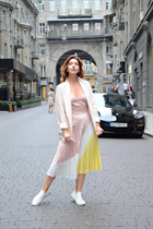 Perfect woman yulia from cento with Light Brown hair age 41 photo-4
