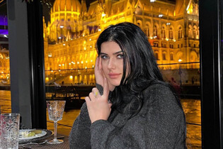 Perfect woman julia from budapest with Black hair age 27 photo-39