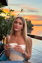 Date Ukrainian women sasha from kiev with Blonde hair age 34 photo-3