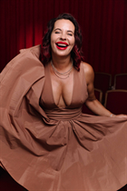 Femme parfaite nataliia de naples avec Noirs cheveux, âge 53 photo-3