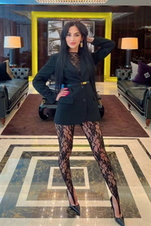 Superbe mariée ukrainienne christina de dnipro avec Noirs cheveux, âge 41