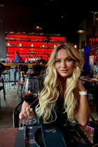 Gorgeous Ukrainian woman elina from kiev with Blonde hair age 31 photo-1