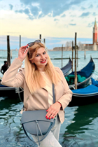 Romanian girl lyubov from bucharest with Blonde hair 44 years old photo-12