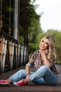 Ukrainian single woman yana from kharkiv with Blonde hair age 46