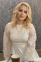 zagreb bride viktoria with Blonde hair age 38 photo-3