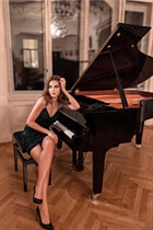 Pretty girl victoria from vienna  with Light Brown hair age 35 photo-12