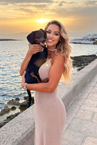 Mariée de vienna vanessa avec Blond cheveux, âge 33 photo-3