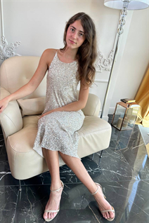 Saliendo con una mujer ucraniana yelizaveta de odesa con pelo Marrón claro y edad 21