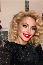 Dama de Ucrania yulia de kiev con pelo Rubio y edad 47 photo-2