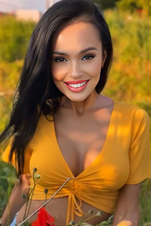 Superbe femme ukrainienne katerina de dnepr aux cheveux Brunette, age 43