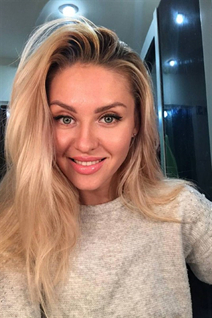 Beautiful ukrainian bride anna from dnepr with Blonde hair age 33