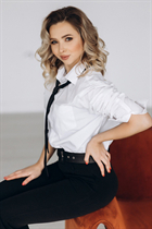 Slavic women irina from kharkov with Blonde hair age 27 photo-1