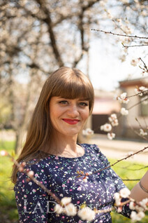 Hot russian girl natalia from poltava with Dark Brown hair age 32