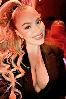 Single ukrainian lady julia from kyiv with Blonde hair age 46