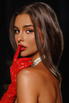 bali bride iryna with Light Brown hair age 28 photo-8