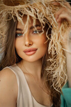 Femme ukrainienne pour sortir avec violetta de kiev avec Chatain clairs cheveux, âge 27 photo-6